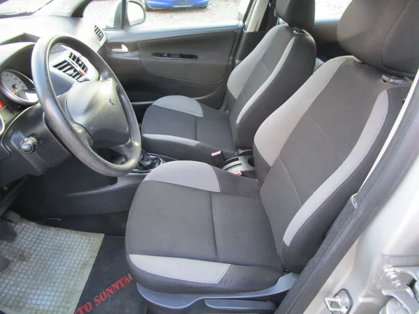 Peugeot 207 1,4 - 54KW + BATERIE - foto 13