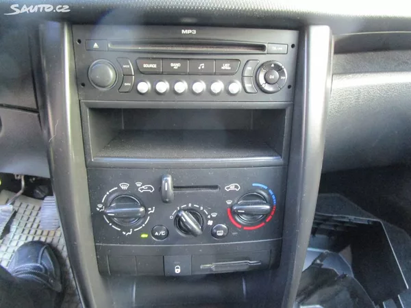 Peugeot 207 1,4 - 54KW + BATERIE - foto 15