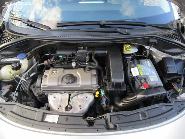 Peugeot 207 1,4 - 54KW + BATERIE - foto 18