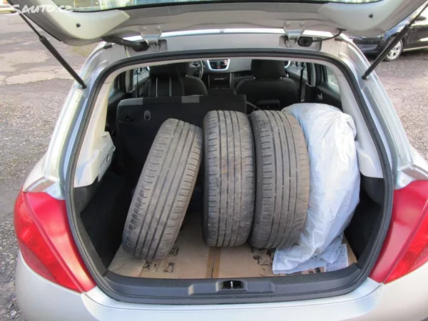 Peugeot 207 1,4 - 54KW + BATERIE - foto 9