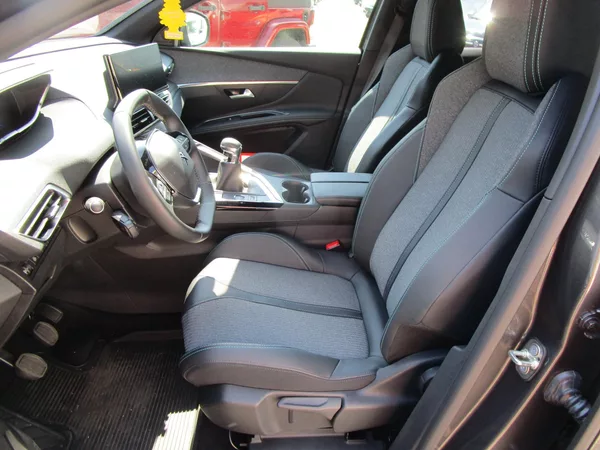 Peugeot 3008 1,2-96KW-1.MAJTIEL-NAJ-1.400KM - foto 10