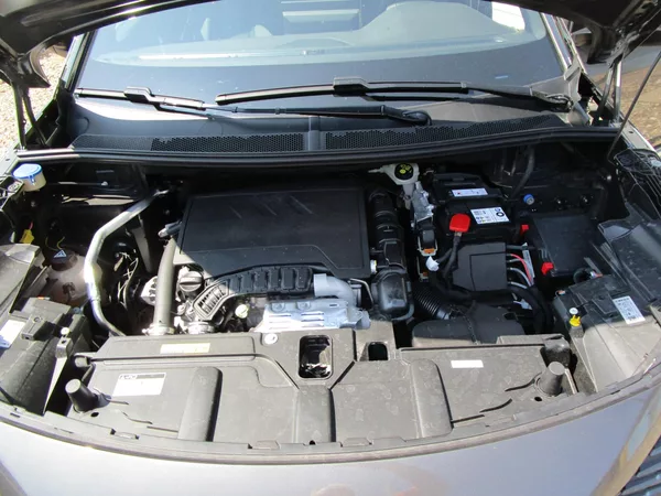 Peugeot 3008 1,2-96KW-1.MAJTIEL-NAJ-1.400KM - foto 17