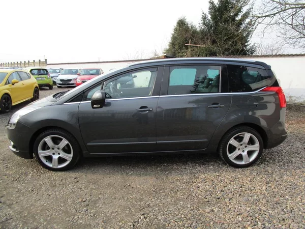 Peugeot 5008 1,6 - 115KW - NOVÁ STK - foto 4
