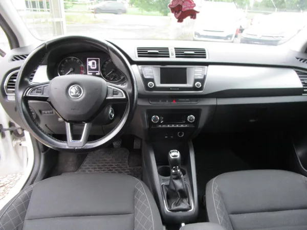 Škoda Fabia - foto 10