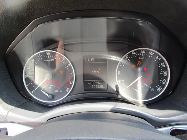 Škoda Octavia 1,6TDI-77KW- KOUPENA v ČR - foto 11