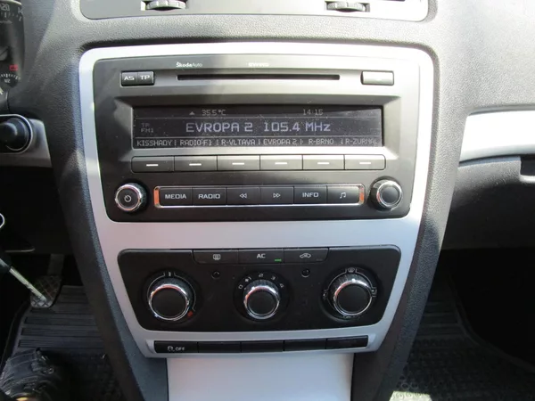 Škoda Octavia 1,6TDI-77KW- KOUPENA v ČR - foto 12