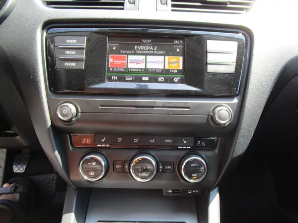 Škoda Octavia 1,6TDI-66KW- KOUPENA V ČR - foto 11