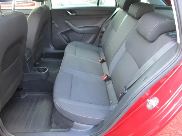 Škoda Rapid - foto 9