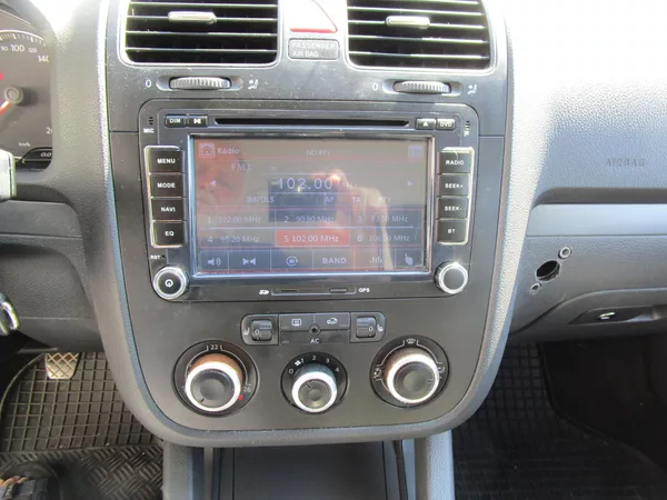 Volkswagen Golf 1,9TDI-77KW - foto 11
