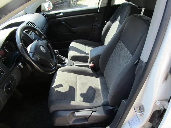 Volkswagen Golf 1,9TDI-77KW - foto 7