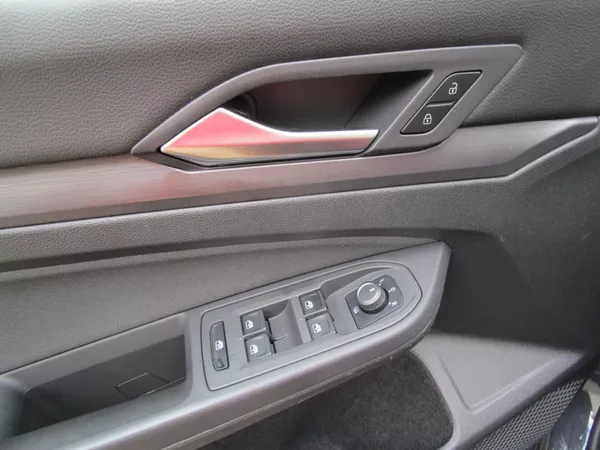 Volkswagen Golf 2,0TDI-DSG-NOVÁ STK+OLEJ - foto 25