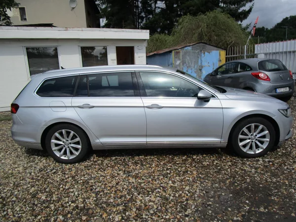 Volkswagen Passat 1,6TDI-88KW-DSG+ZÁVĚS - foto 5