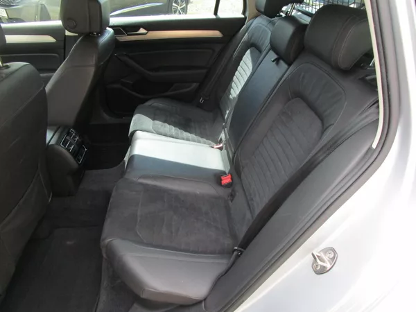 Volkswagen Passat 1,6TDI-88KW-DSG+ZÁVĚS - foto 9