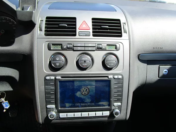 Volkswagen Touran 2,0i-80KW-POHON BENZÍN+ CNG - foto 11