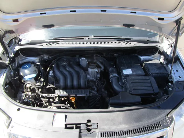 Volkswagen Touran 2,0i-80KW-POHON BENZÍN+ CNG - foto 12