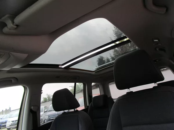 Volkswagen Touran 2,0TDI-103KW-NOVÁ STK - foto 11
