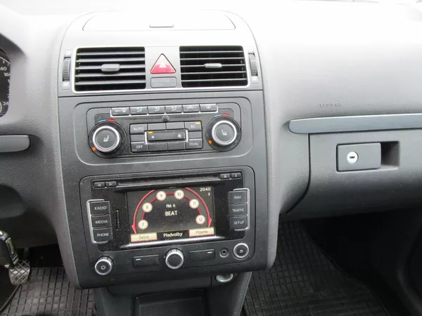 Volkswagen Touran 2,0TDI-103KW-NOVÁ STK - foto 13