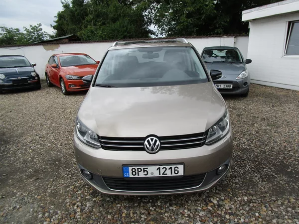 Volkswagen Touran 2,0TDI-103KW-NOVÁ STK - foto 2