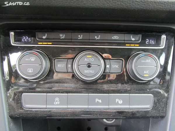Volkswagen Touran 1,2TSI-81KW-NOVÁ STK+OLEJ - foto 25