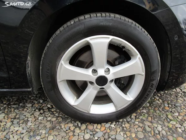 Volkswagen Touran 1,2TSI-81KW-NOVÁ STK+OLEJ - foto 9