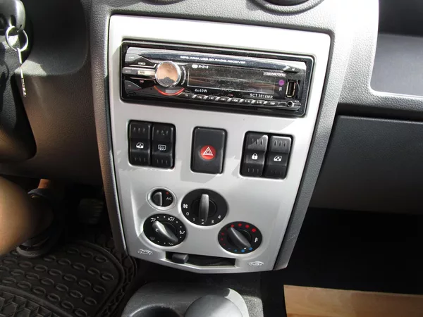 Dacia Logan 1,4-55W-KOUPENA V ČR - foto 11