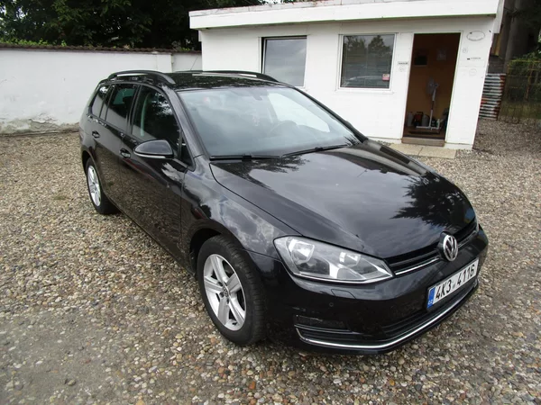 Volkswagen Golf 1,6TDI-77KW- NOVÁ STK