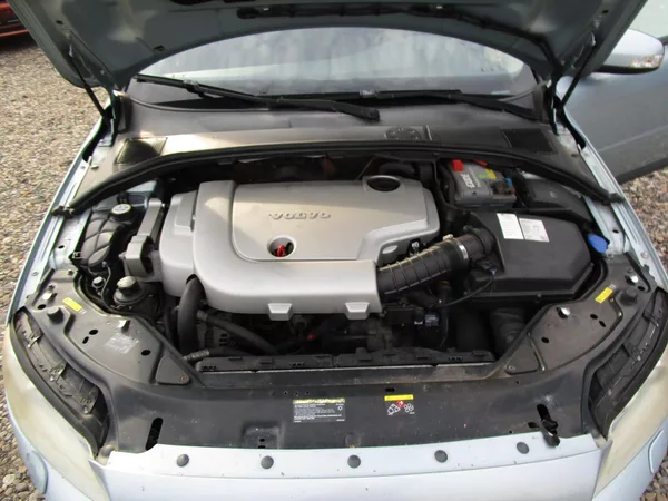 Volvo V70 2,4D-136KW - foto 12