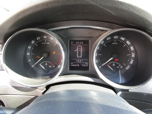 Škoda Superb 1,6TDI-77KW-NOVÝ OLEJ - foto 11