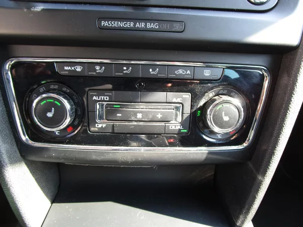 Škoda Superb 1,6TDI-77KW-NOVÝ OLEJ - foto 13