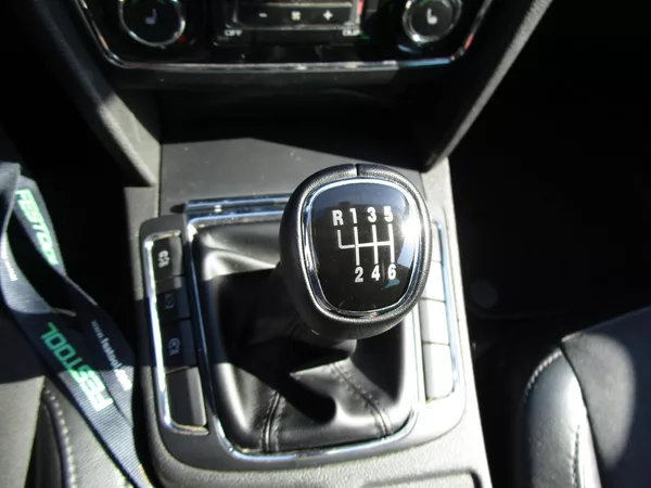 Škoda Superb 1,6TDI-77KW-NOVÝ OLEJ - foto 14