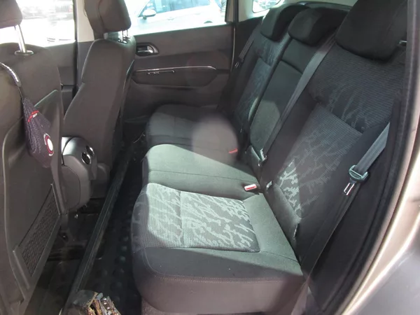 Peugeot 3008 1,6-115KW-NOVÉ KOTOUČE+BATERIE - foto 9