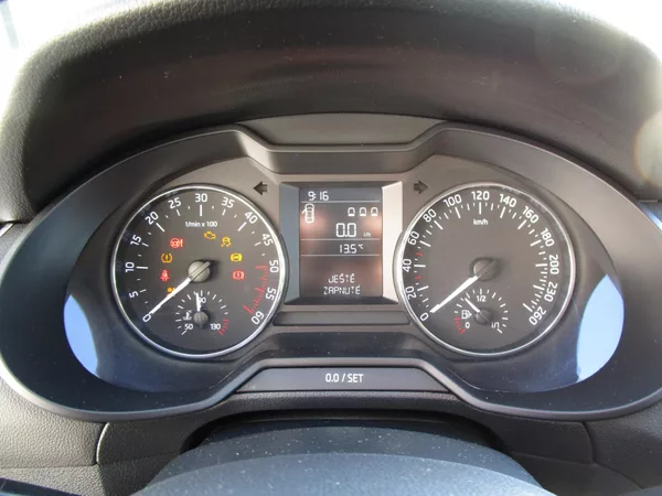 Škoda Octavia 1,6TDI-81KW-KOUPENA v ČR+STK - foto 10