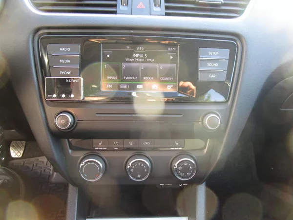 Škoda Octavia 1,6TDI-81KW-KOUPENA v ČR+STK - foto 11