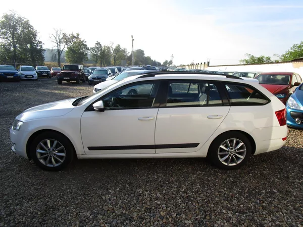 Škoda Octavia 1,6TDI-81KW-KOUPENA v ČR+STK - foto 3