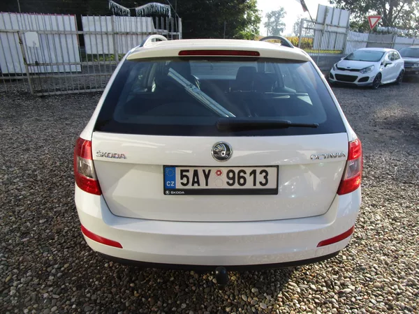 Škoda Octavia 1,6TDI-81KW-KOUPENA v ČR+STK - foto 4