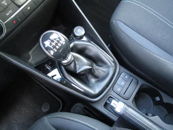 Ford Fiesta 1,0-73KW-NOVÁ STK - foto 12