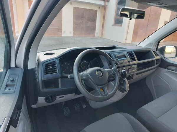 Volkswagen Transporter 2,0 TDi 75kw 9 míst - foto 11