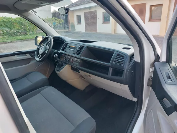 Volkswagen Transporter 2,0 TDi 75kw 9 míst - foto 14