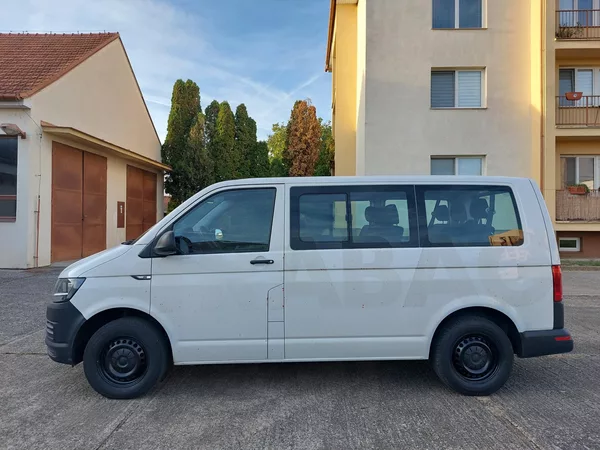 Volkswagen Transporter 2,0 TDi 75kw 9 míst - foto 2