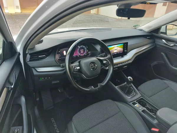 Škoda Octavia 2,0 TDi 85kw Ambition ČR - foto 11