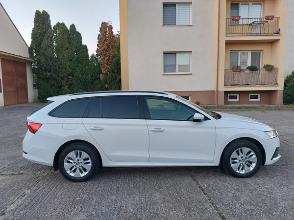 Škoda Octavia 2,0 TDi 85kw Ambition ČR - foto 6