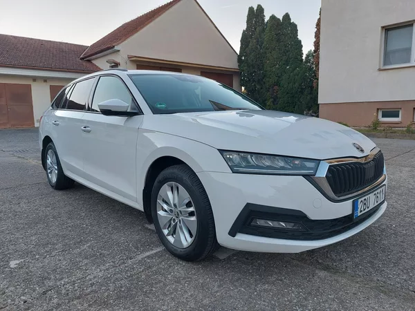 Škoda Octavia 2,0 TDi 85kw Ambition ČR - foto 7