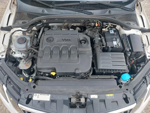 Škoda Octavia 1,6 TDi 85kw Ambition ČR Nav. - foto 18