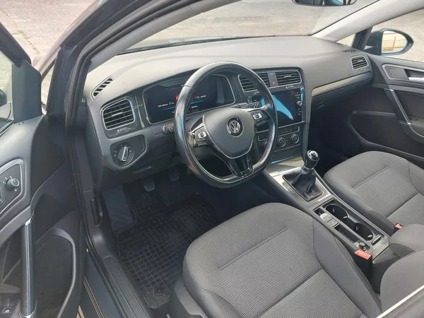 Volkswagen Golf 1,6 TDi 85kw Comfortline ACC - foto 11
