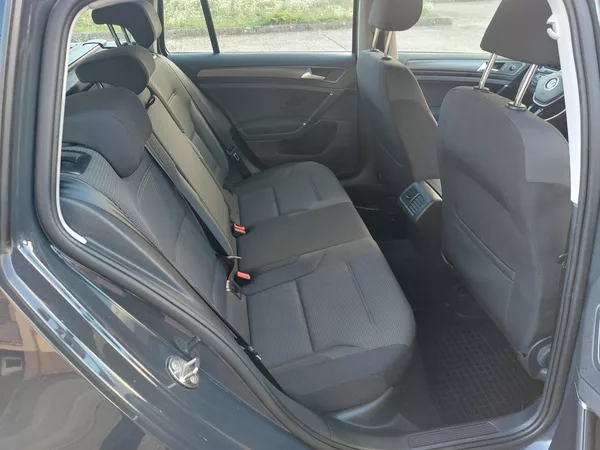 Volkswagen Golf 1,6 TDi 85kw Comfortline ACC - foto 16