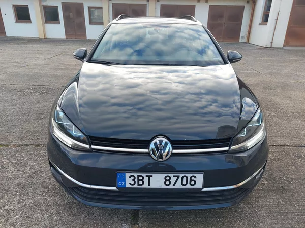 Volkswagen Golf 1,6 TDi 85kw Comfortline ACC - foto 2