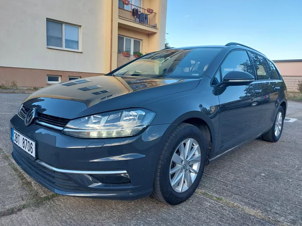 Volkswagen Golf 1,6 TDi 85kw Comfortline ACC - foto 3