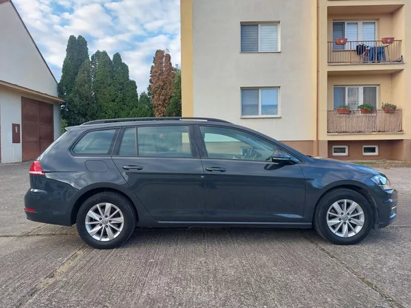 Volkswagen Golf 1,6 TDi 85kw Comfortline ACC - foto 5