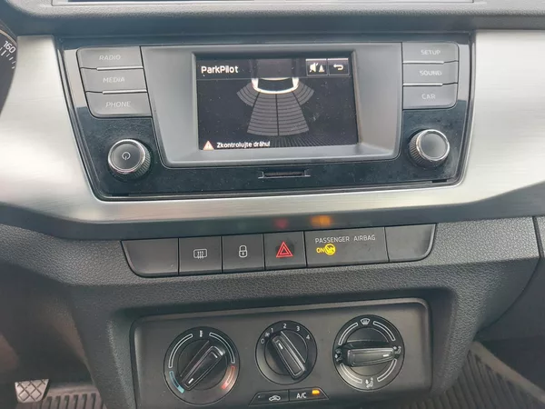 Škoda Fabia 1,4 TDi 66kw Ambition ČR 1.maj - foto 14