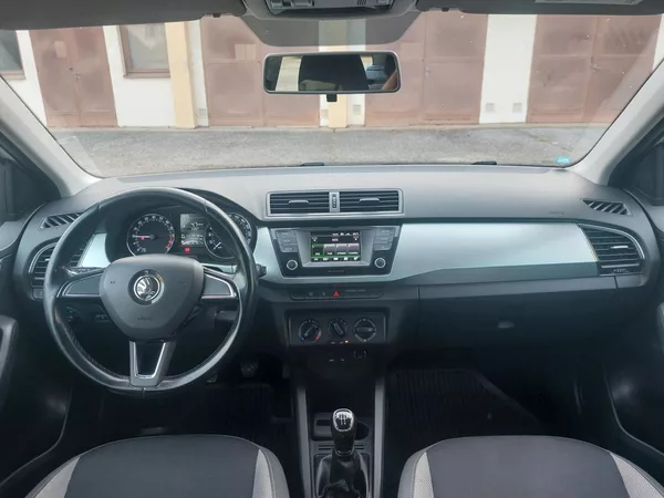Škoda Fabia 1,4 TDi 66kw Ambition ČR 1.maj - foto 15